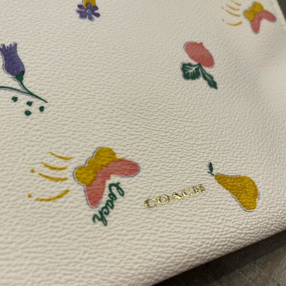 Coach Large Turnlock Pouch/Clutch in Garden Print - Picture 13 of 15